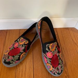Bare traps floral slip on shoes